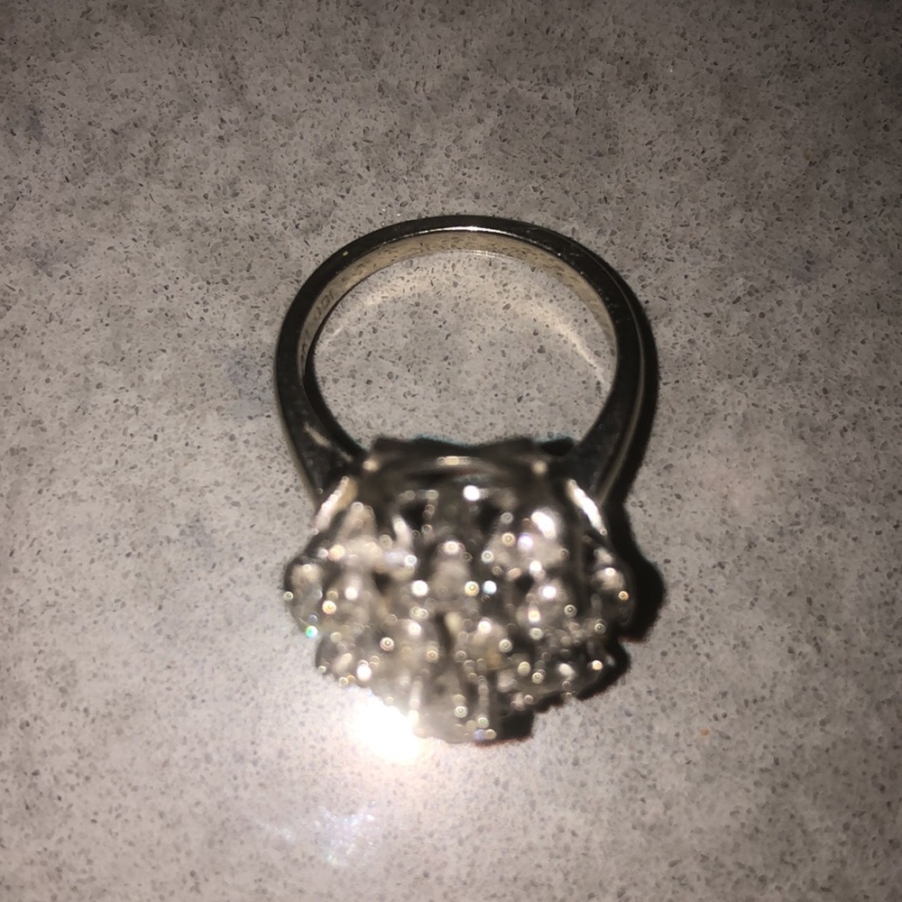 Amazing diamond ring! - Picture 7 of 7